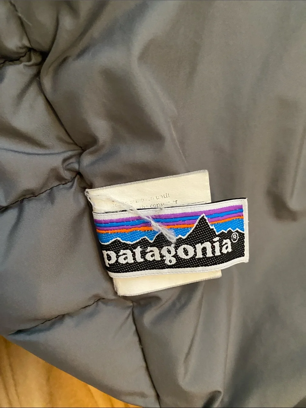 Patagonia Black Quilted Puffer Jacket boys XL (14), GUC